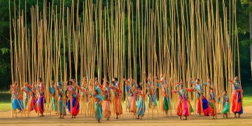 跳竹竿舞的歌曲究竟是哪首？
