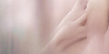 你在后面抱着我这句歌词出自哪首歌？
