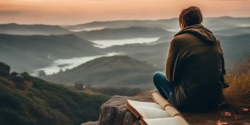 人在旅途中看风光究竟是哪首歌？